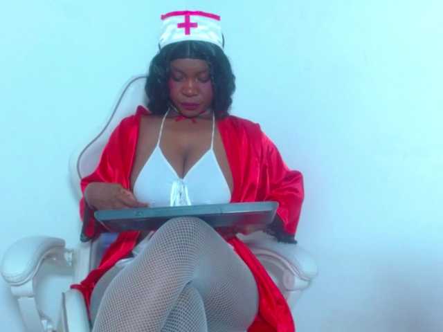 Emilyht's BongaCams show and profile