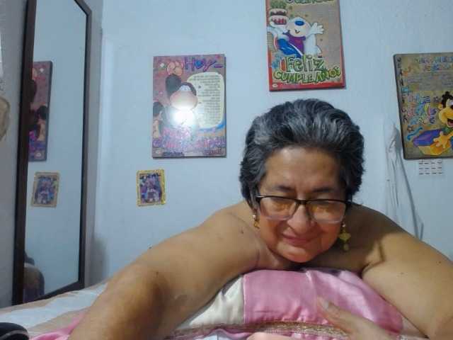 maturehornykinky live webcam show