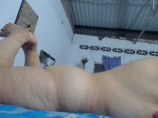 maturehornykinky live cam on BongaCams