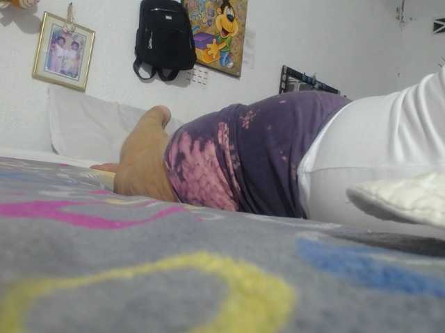 Preview of maturehornykinky