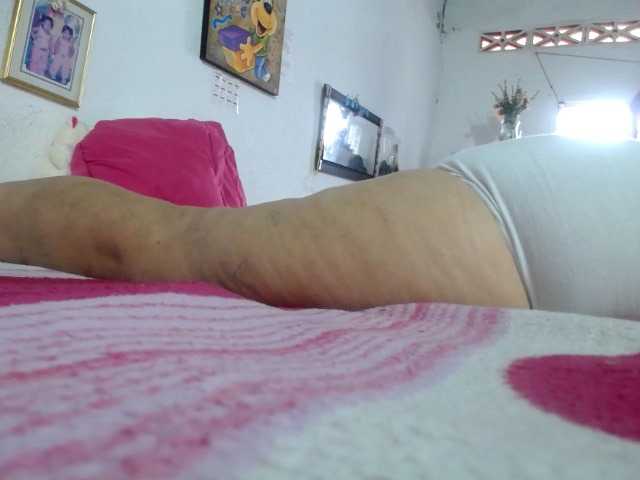maturehornykinky live cam on UnifiedCams
