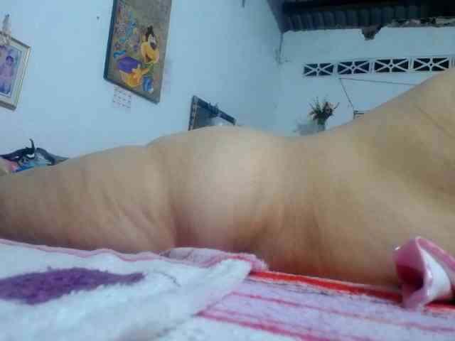 maturehornykinky webcam