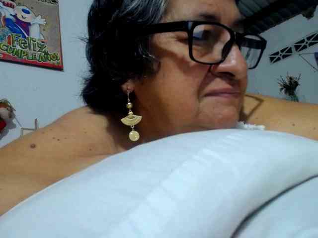 maturehornykinky webcam