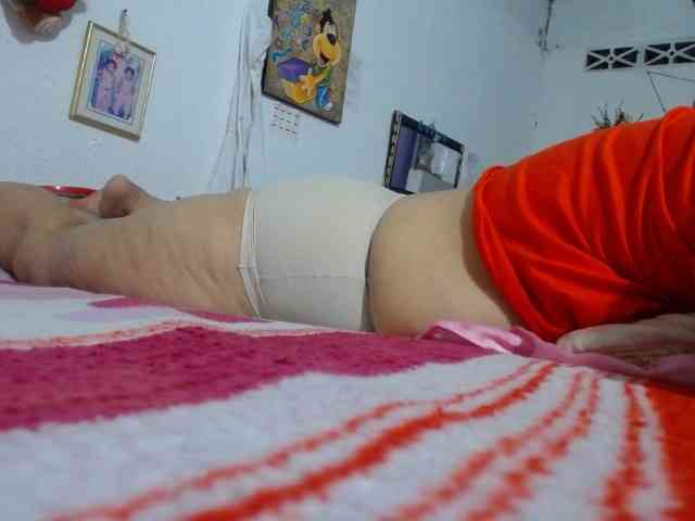 maturehornykinky's live room