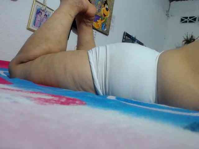 maturehornykinky webcam