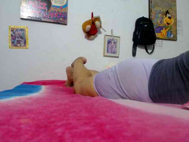 maturehornykinky webcam