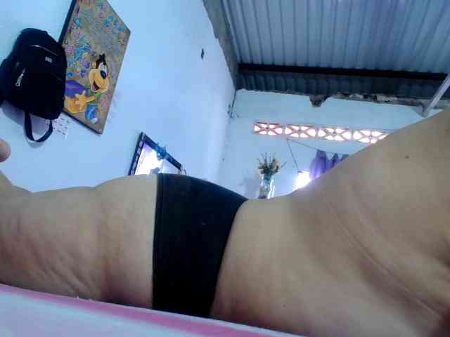 maturehornykinky webcam