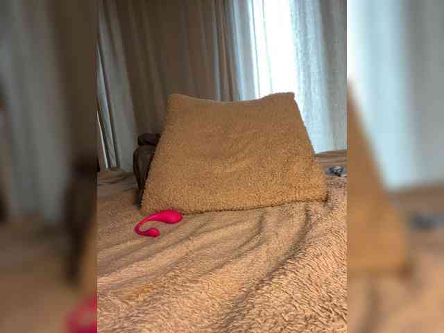 Tiana_Charm webcam