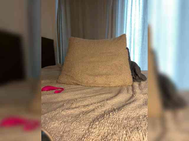 Tiana_Charm webcam
