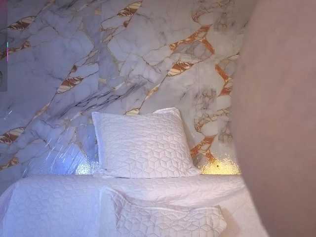Criistal live webcam show