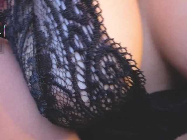 Criistal live webcam show