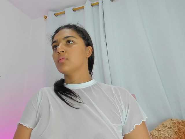 Melodymoore live cam on BongaCams