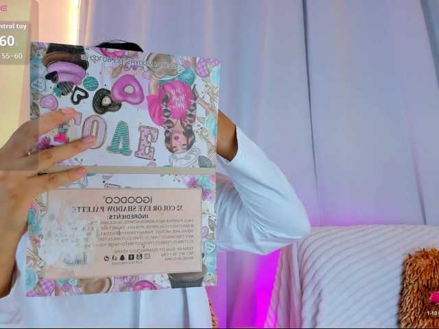 Melodymoore live cam on BongaCams