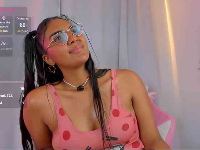 Melodymoore webcam