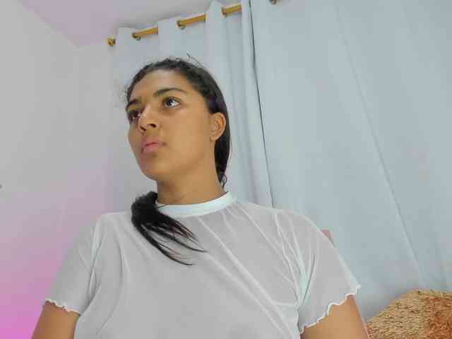 Melodymoore webcam