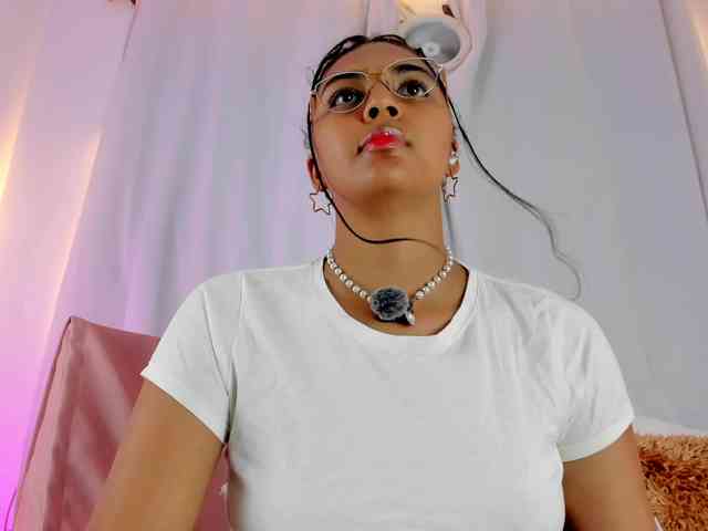 Melodymoore webcam