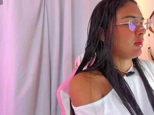 Melodymoore webcam