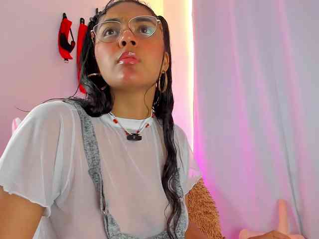 Melodymoore webcam