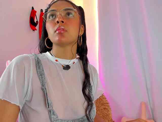 Melodymoore webcam