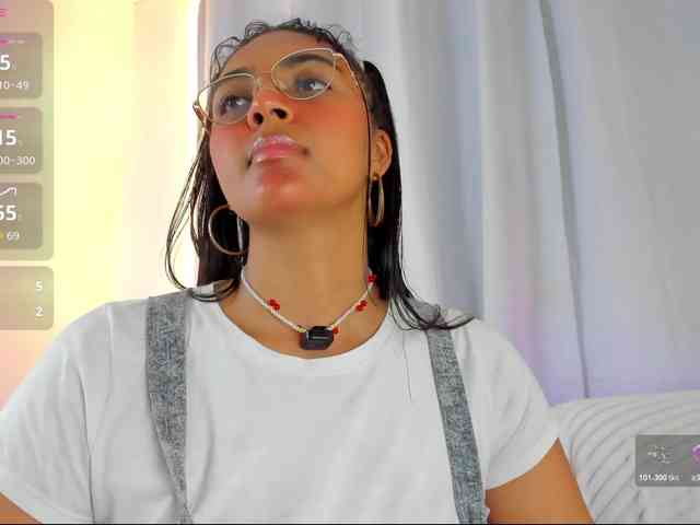 Melodymoore webcam
