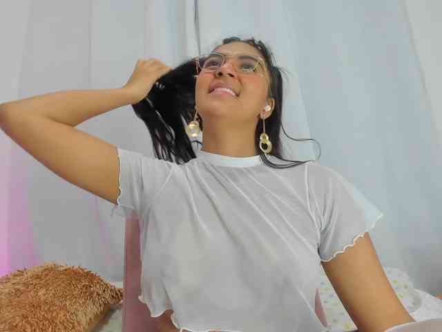 Melodymoore webcam
