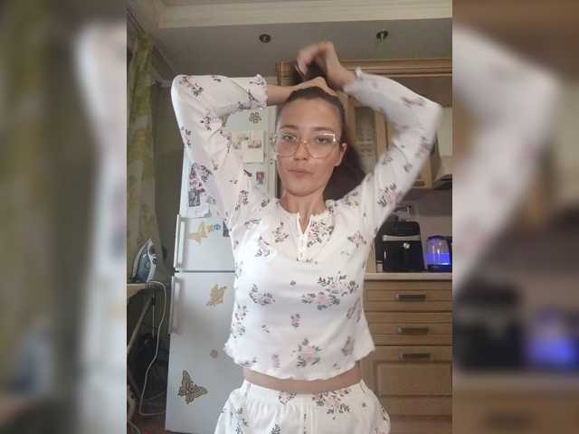Ymmixxx, en vivo ahora en BongaCams
