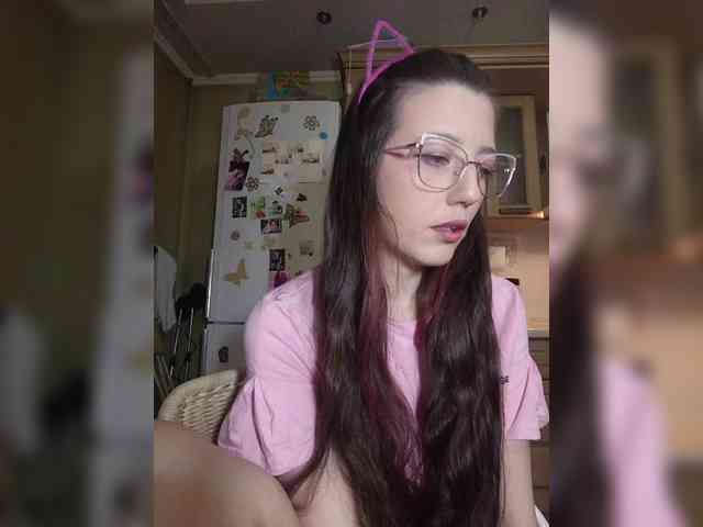Эта модель сейчас онлайн. Ymmixxx