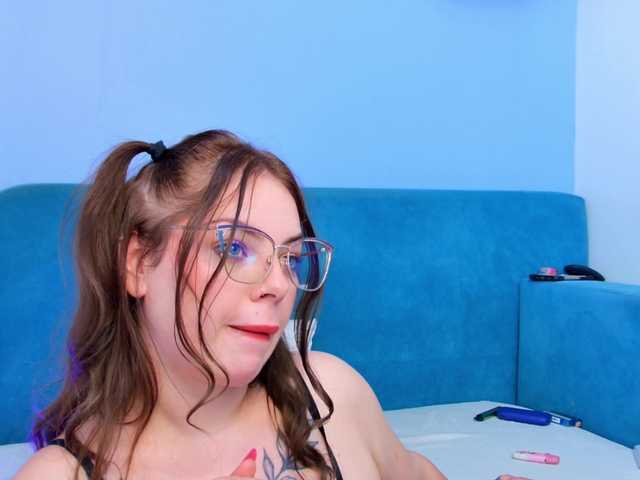 moon-cake live cam on BongaCams
