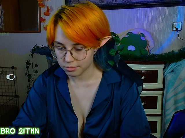 Tricky-Kitsune live cam on BongaCams
