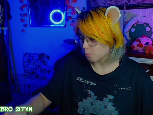 Tricky-Kitsune live cam on BongaCams