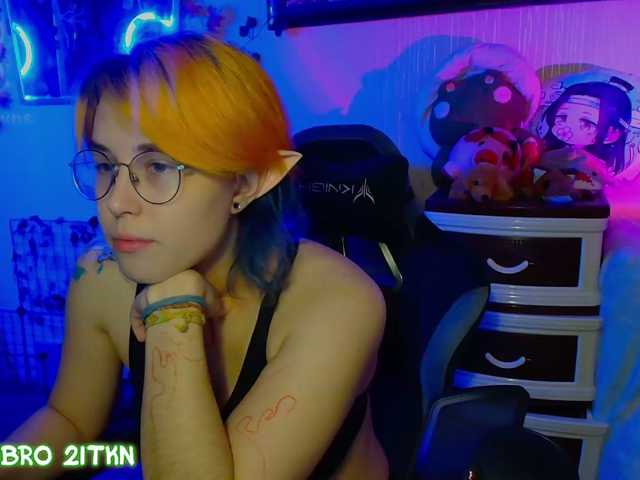 Tricky-Kitsune live cam on BongaCams