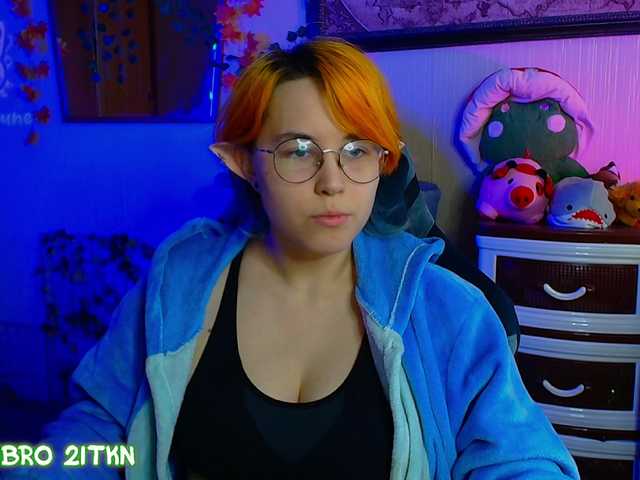 Tricky-Kitsune live cam on BongaCams