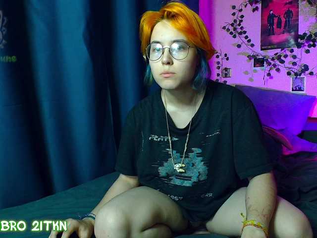 Tricky-Kitsune live cam on BongaCams