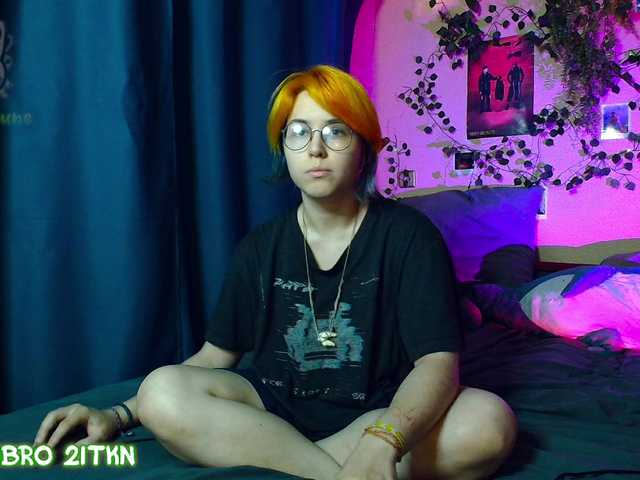 Tricky-Kitsune live cam on BongaCams