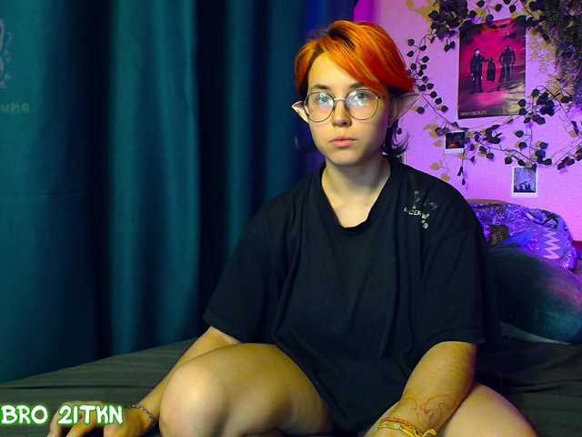 Tricky-Kitsune live webcam show