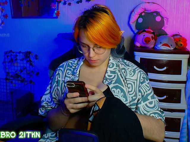 Tricky-Kitsune live cam on BongaCams