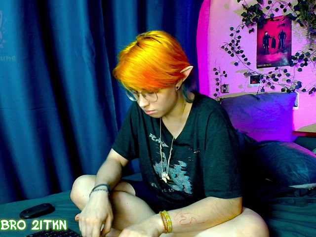 Tricky-Kitsune live cam on BongaCams