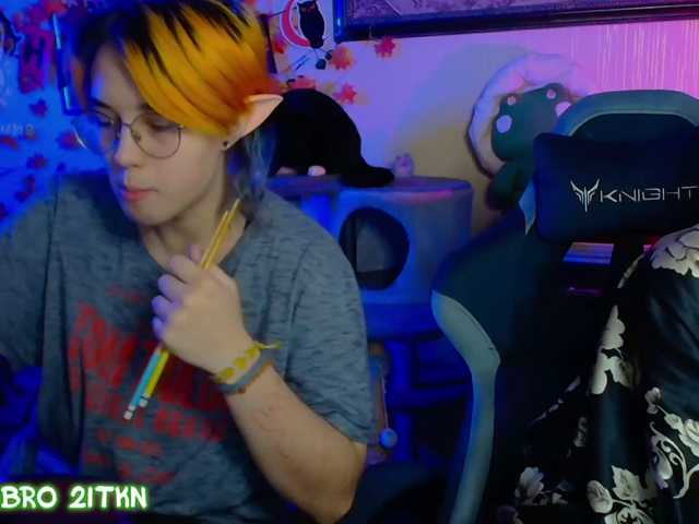 Tricky-Kitsune live cam on BongaCams