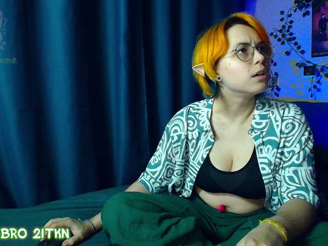 Tricky-Kitsune live cam on BongaCams