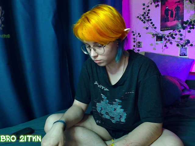 Tricky-Kitsune live cam on BongaCams