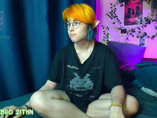 Tricky-Kitsune live cam on BongaCams
