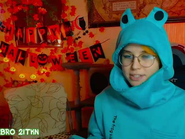 Tricky-Kitsune live cam on BongaCams