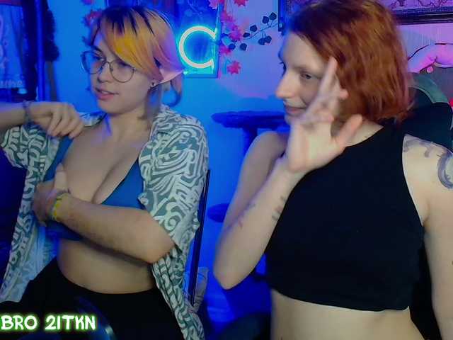 Tricky-Kitsune live cam on BongaCams