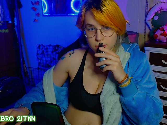 Tricky-Kitsune live cam on BongaCams