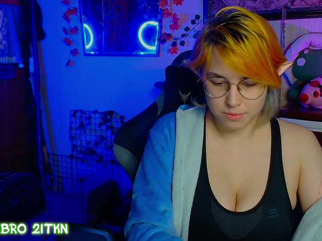 Tricky-Kitsune live cam on BongaCams