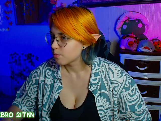 Tricky-Kitsune live cam on BongaCams