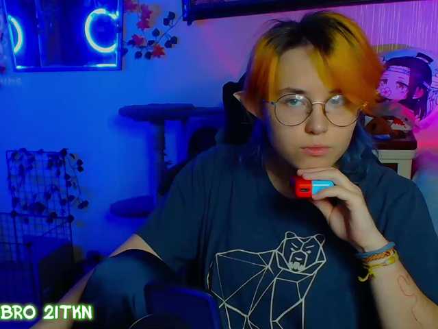 Tricky-Kitsune live cam on BongaCams
