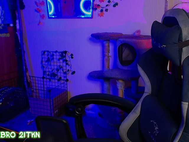 Tricky-Kitsune live cam on BongaCams