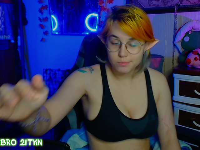 Tricky-Kitsune live cam on BongaCams