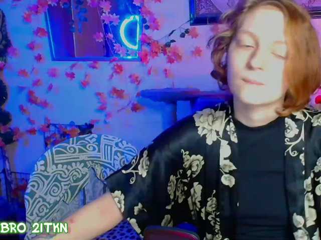 Tricky-Kitsune live cam on BongaCams